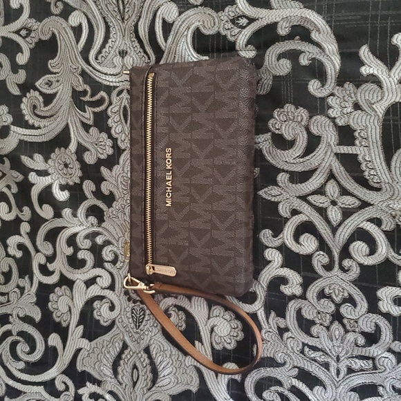 Michael Kors Brown Monogram Wallet Wristlet - Picture 1 of 5